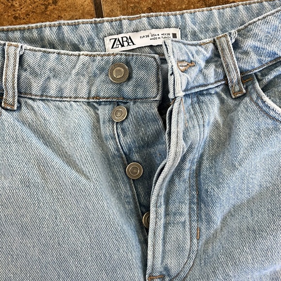 Zara high rise light wash wide leg jeans - Picture 2 of 4